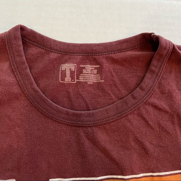 Virginia Tech M T-Shirt Tee Maroon SOFT Cotton Classic Simple Clean VT Logo - Picture 2 of 2